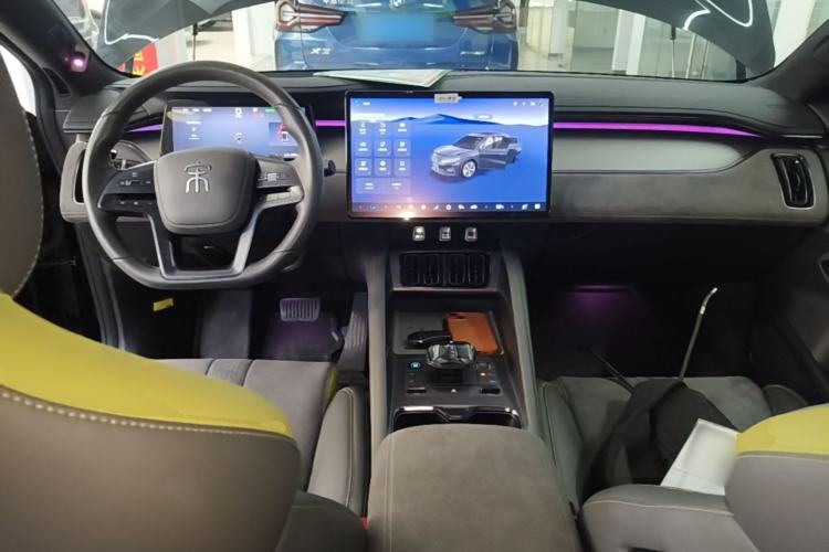 Used BYD Song L EV 2024 602 km All-Wheel-Drive Excellence Version Center Console
