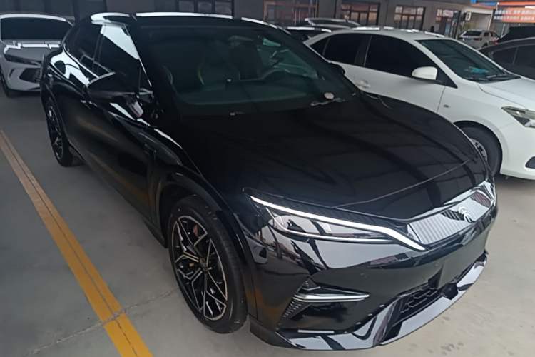 Used BYD Song L EV 2024 602 km All-Wheel-Drive Excellence Version Front Right 45 Deg