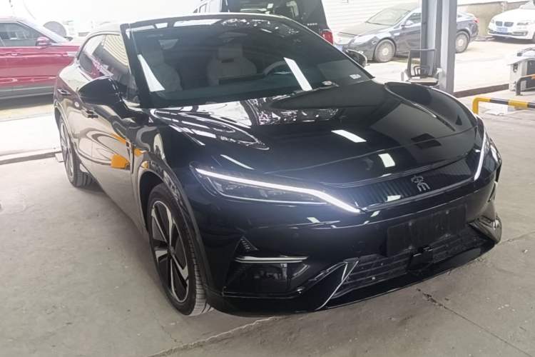 Used BYD Song L EV 2024 662 km Excellence Version Front Right 45 Deg