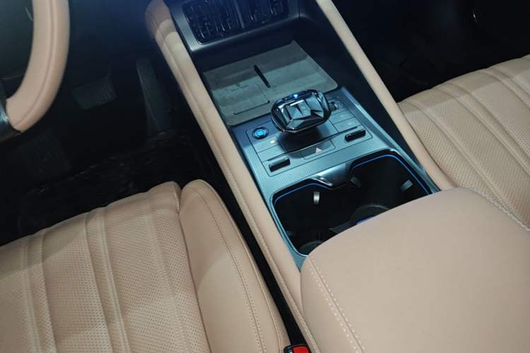 Used BYD Song L EV 2024 550 km Excellence Version Gear Lever