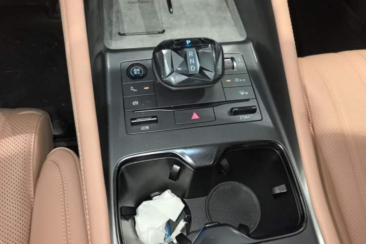 Used BYD Song L EV 2024 550 km Excellence Version Gear Lever