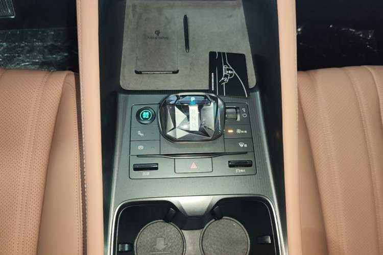 Used BYD Song L EV 2024 550 km Excellence Version Gear Lever