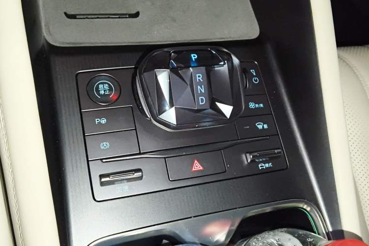 Used BYD Song L EV 2024 662 km Excellence Version Gear Lever