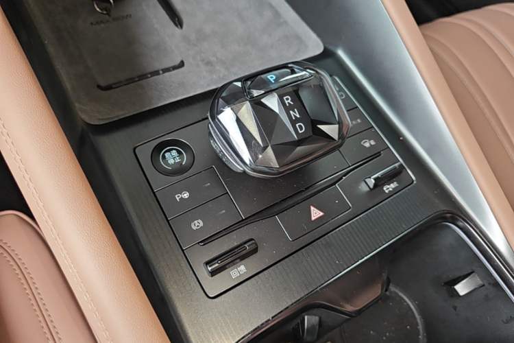 Used BYD Song L EV 2024 662 km Excellence Version Gear Lever
