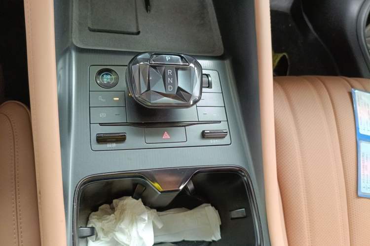 Used BYD Song L EV 2024 550 km Excellence Version Gear Lever