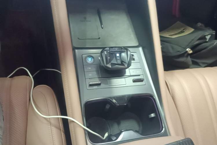 Used BYD Song L EV 2024 662 km Excellence Version Gear Lever