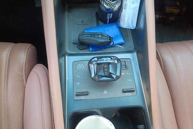 Used BYD Song L EV 2024 662 km Excellence Version Gear Lever