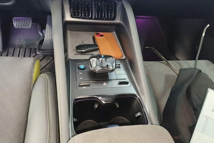 Used BYD Song L EV 2024 602 km All-Wheel-Drive Excellence Version Gear Lever