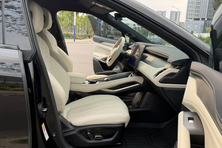 Used BYD Song L EV 2024 550km Beyond Edition Interior 5