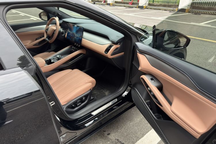 Used BYD Song L EV 2024 550 km Excellence Version Interior 5