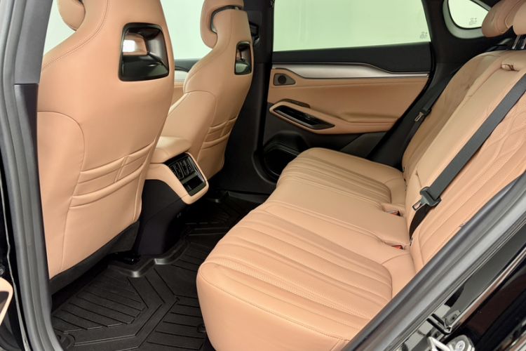 Used BYD Song L EV 2024 662 km Beyond Edition Interior 6