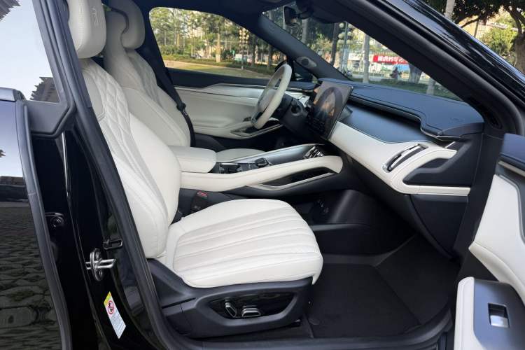 Used BYD Song L EV 2024 550km Beyond Edition Interior 7