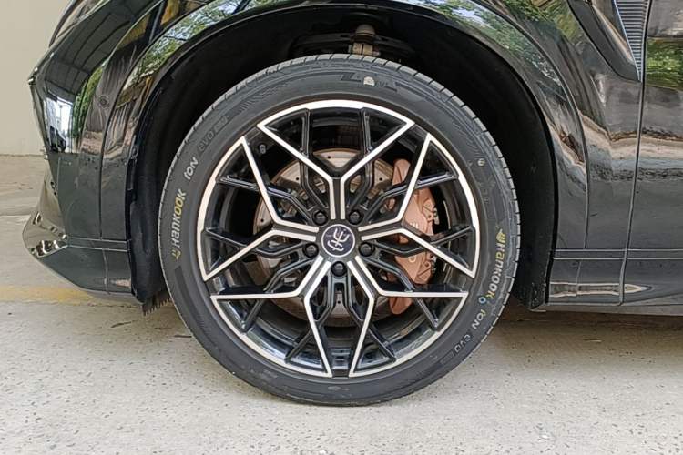Used BYD Song L EV 2024 602 km All-Wheel-Drive Excellence Version Left Front Wheel Hub