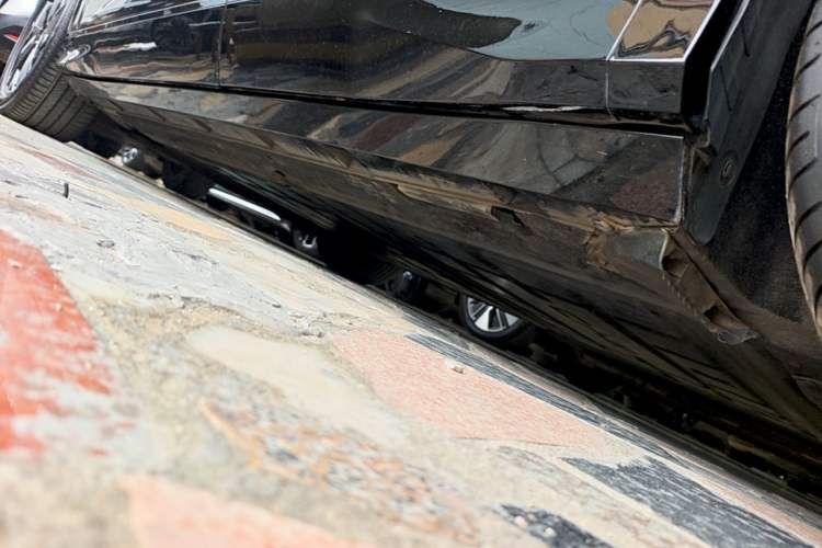 Used BYD Song L EV 2024 550 km Excellence Version Left Side Sill
