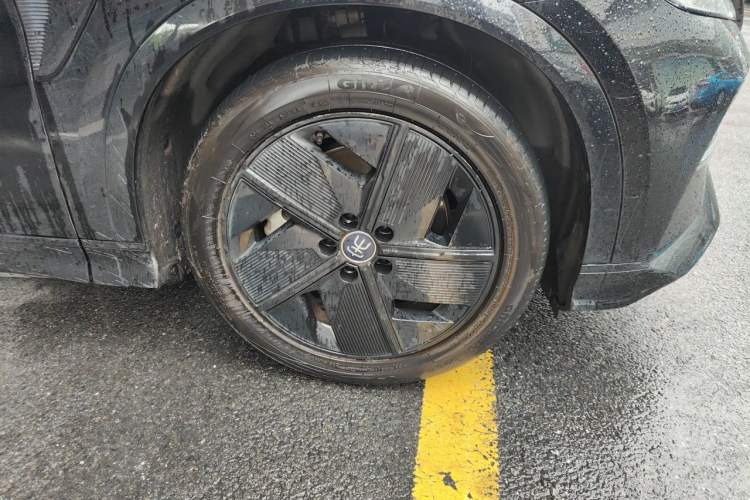 Used BYD Song L EV 2024 550km Beyond Edition Right Front Wheel Hub