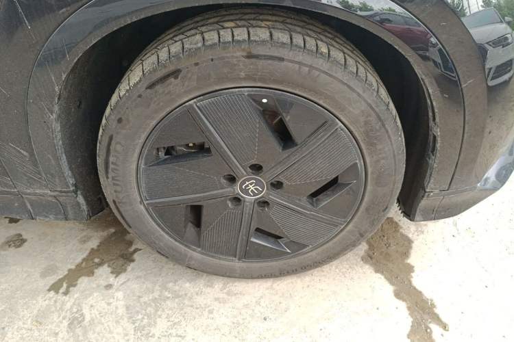 Used BYD Song L EV 2024 550 km Excellence Version Right Front Wheel Hub