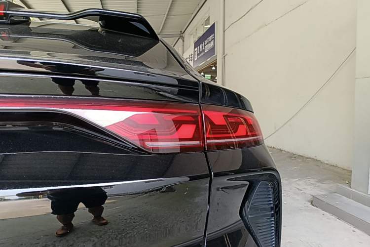Used BYD Song L EV 2024 602 km All-Wheel-Drive Excellence Version Right Rear Taillight