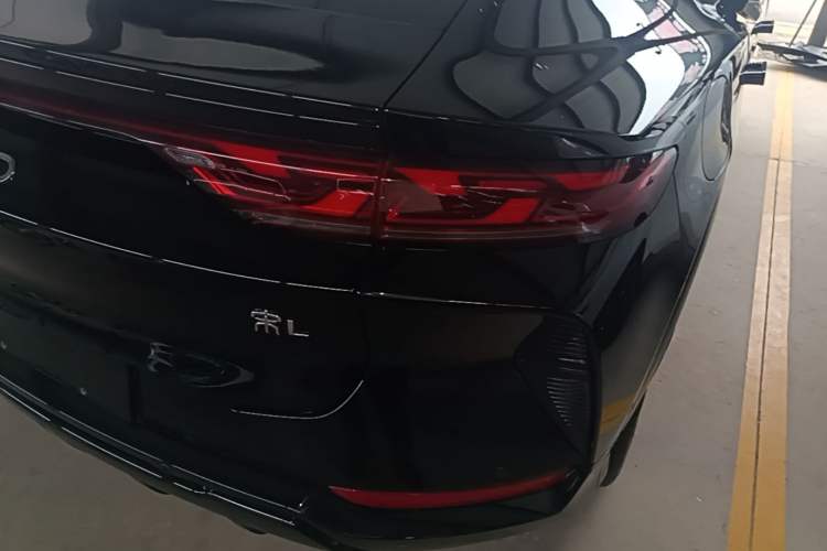 Used BYD Song L EV 2024 602 km All-Wheel-Drive Excellence Version Right Rear Taillight