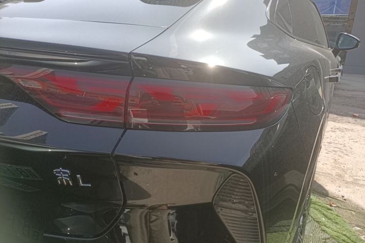 Used BYD Song L EV 2024 602 km All-Wheel-Drive Excellence Version Right Rear Taillight