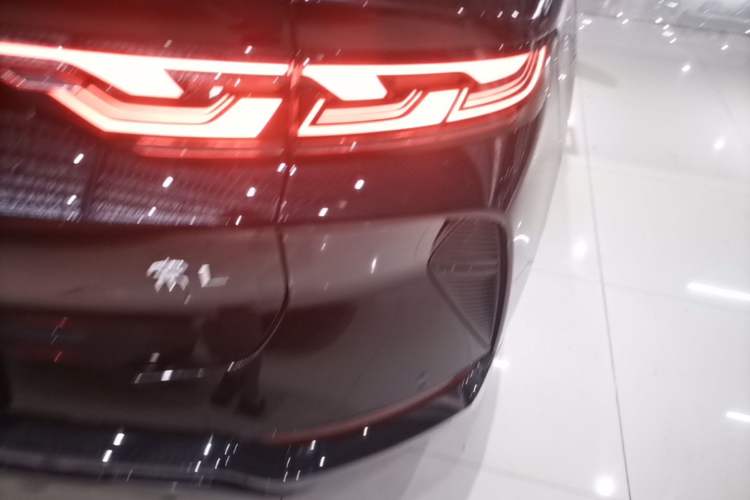Used BYD Song L EV 2024 550 km Excellence Version Right Rear Taillight