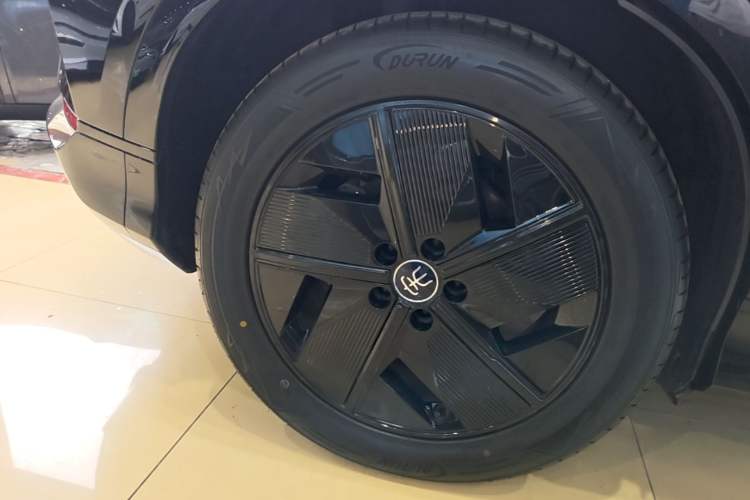 Used BYD Song L EV 2024 550 km Excellence Version Right Rear Wheel Hub