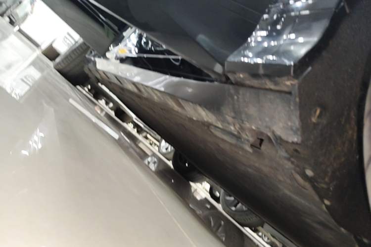 Used BYD Song L EV 2024 550 km Excellence Version Right Side Sill