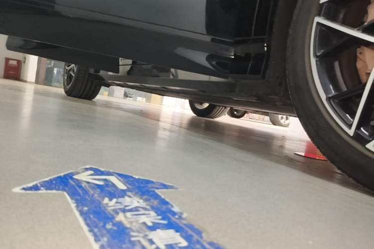 Used BYD Song L EV 2024 602 km All-Wheel-Drive Excellence Version Right Side Sill