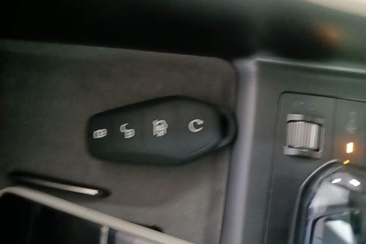 Used BYD Song L EV 2024 550km Beyond Edition Vehicle Key