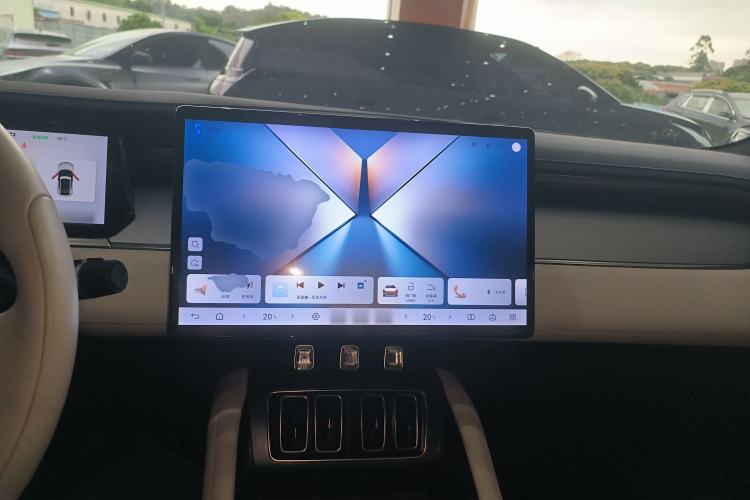 Used BYD Song L EV 2024 662 km Excellence Version Center Console