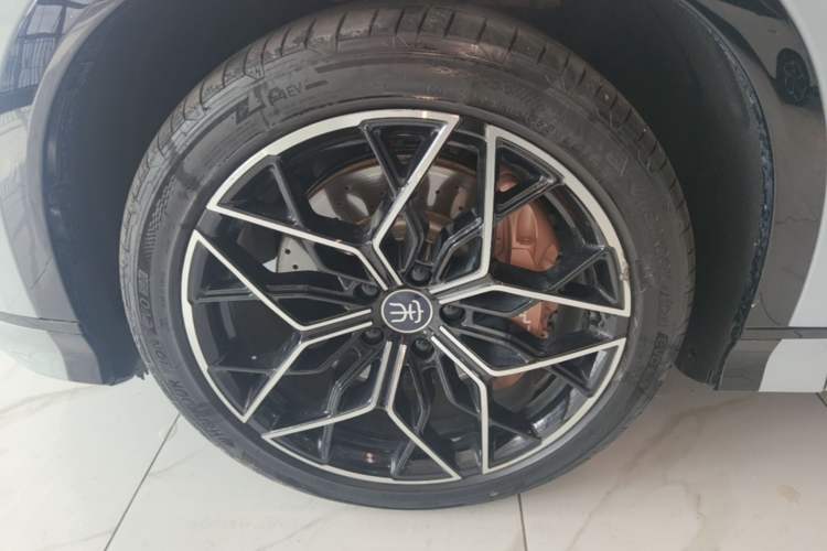 Used BYD Song L EV 2024 602 km All-Wheel-Drive Excellence Version Exterior 4