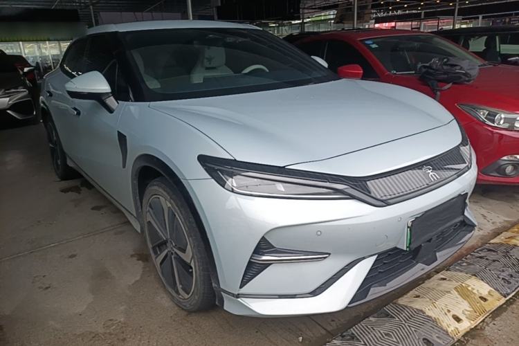 Used BYD Song L EV 2024 662 km Beyond Edition Front Right 45 Deg