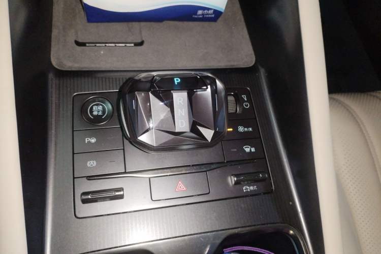 Used BYD Song L EV 2024 662 km Excellence Version Gear Lever