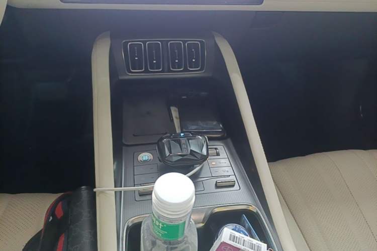 Used BYD Song L EV 2024 662 km Beyond Edition Gear Lever