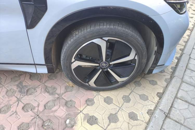 Used BYD Song L EV 2024 662 km Beyond Edition Right Front Wheel Hub