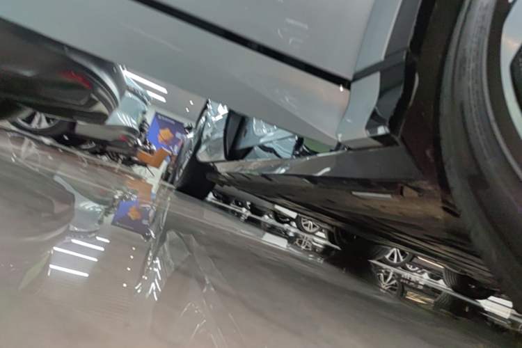 Used BYD Song L EV 2024 662 km Excellence Version Right Side Sill