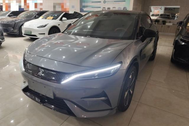 Ojetý BYD Song L EV 2024 662 km Excellence Version