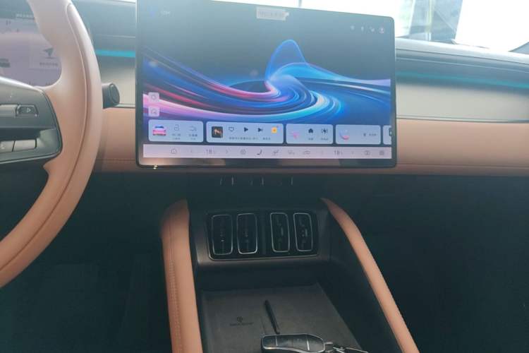 Used BYD Song L EV 2024 662 km Excellence Version Audio And AC Panel