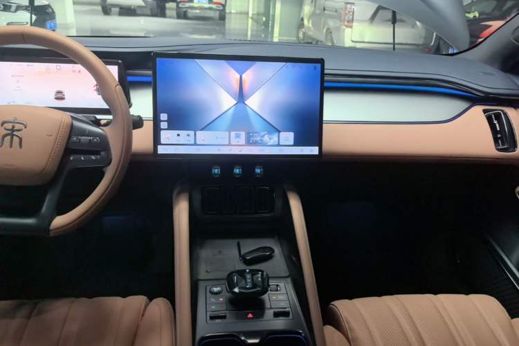 Used BYD Song L EV 2024 550 km Excellence Version Audio And AC Panel