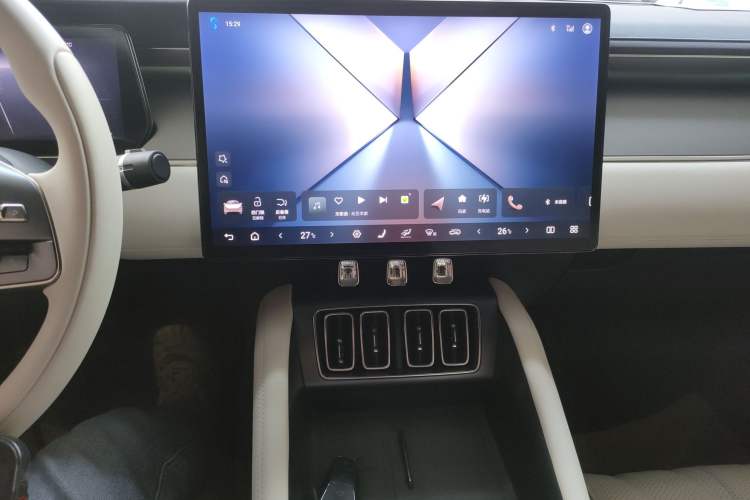Used BYD Song L EV 2024 550 km Excellence Version Audio And AC Panel