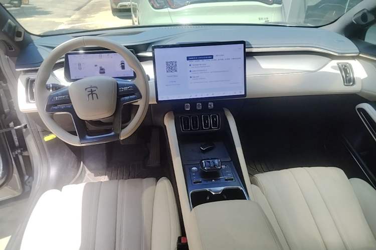 Used BYD Song L EV 2024 662 km Excellence Version Center Console