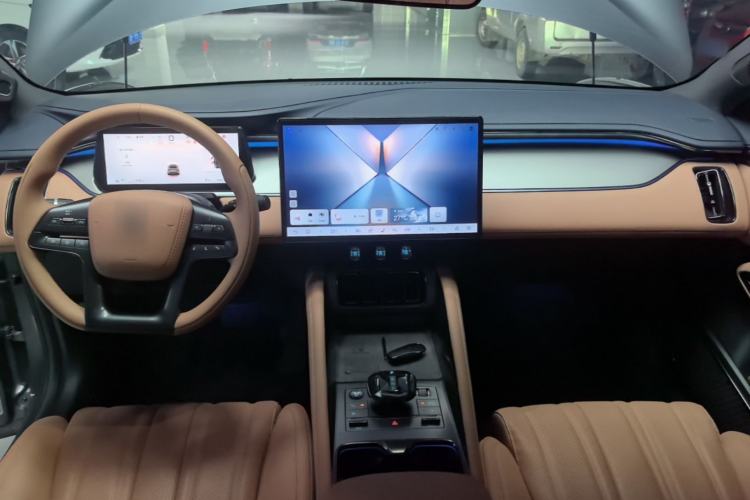 Used BYD Song L EV 2024 550 km Excellence Version Center Console