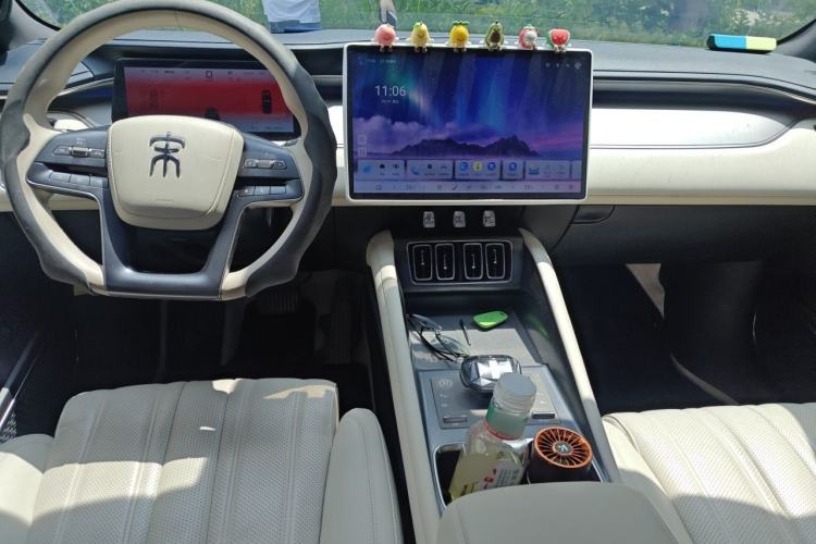 Used BYD Song L EV 2024 662 km Excellence Version Center Console