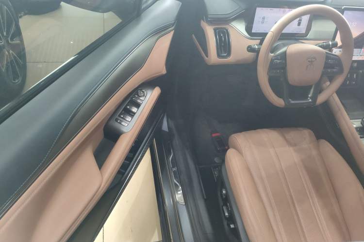 Used BYD Song L EV 2024 550 km Excellence Version Driver Seat