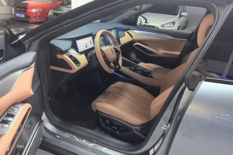 Used BYD Song L EV 2024 550 km Excellence Version Driver Seat