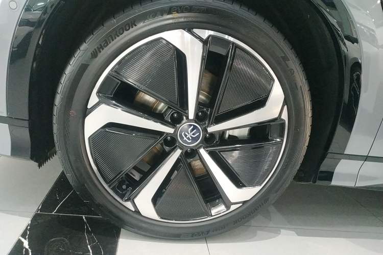 Used BYD Song L EV 2024 662 km Excellence Version Exterior 7