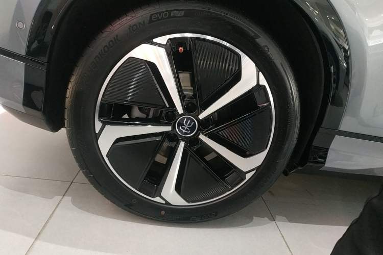 Used BYD Song L EV 2024 662 km Excellence Version Exterior 8