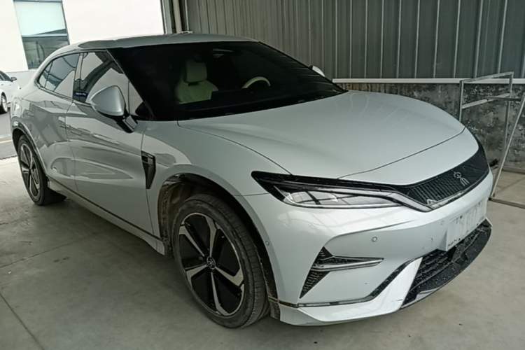 Used BYD Song L EV 2024 662 km Excellence Version Front Right 45 Deg