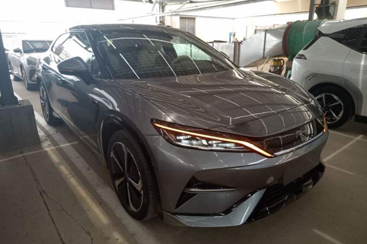 Used BYD Song L EV 2024 662 km Excellence Version Front Right 45 Deg