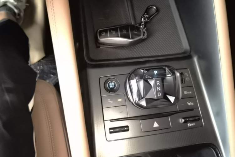 Used BYD Song L EV 2024 662 km Excellence Version Gear Lever
