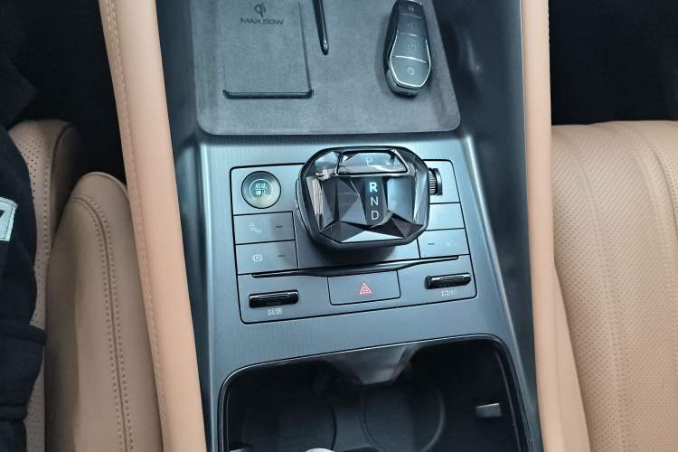 Used BYD Song L EV 2024 550 km Excellence Version Gear Lever